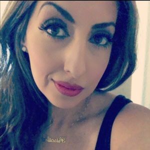 Meet your Posher, Priscilla